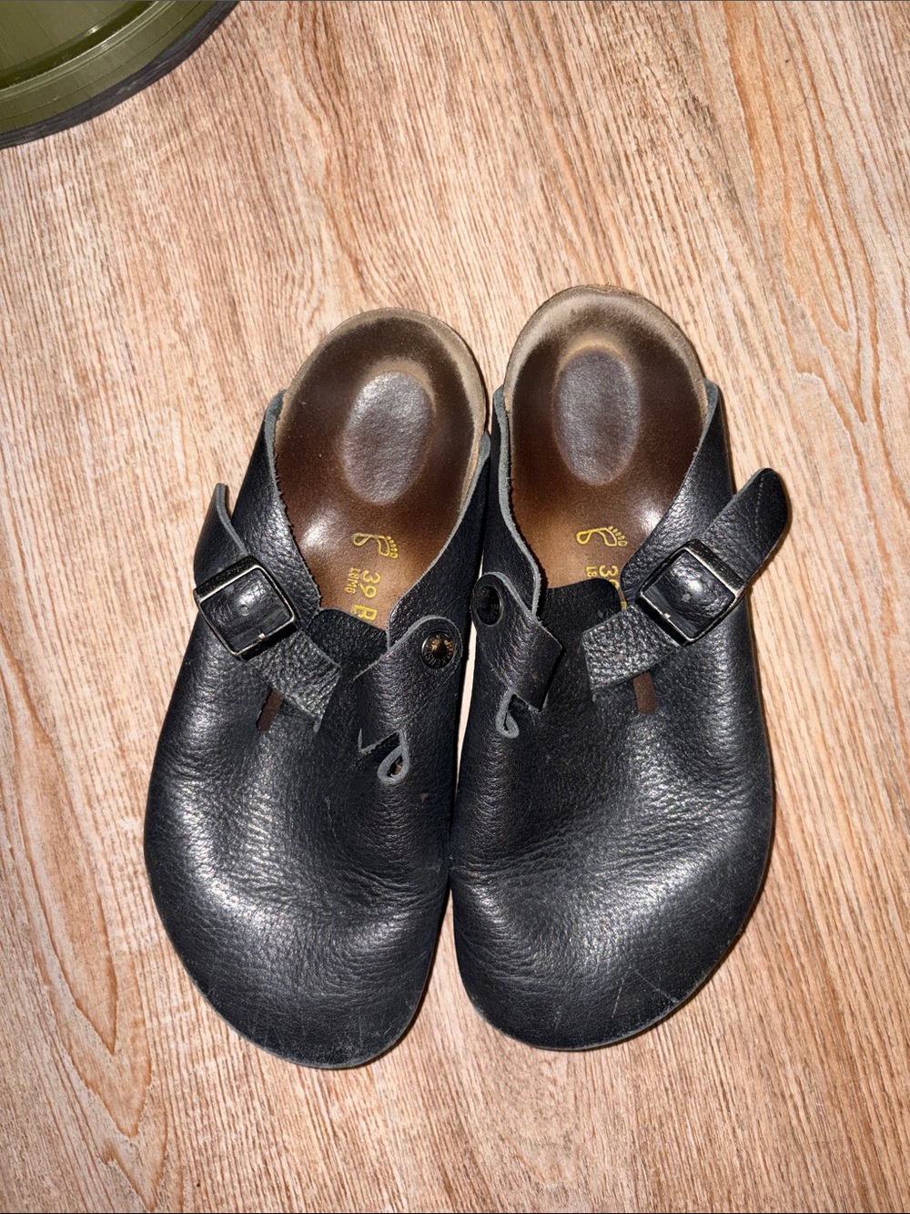 Unisex Birkenstock Boston Clogs in Pebbled Black Leather Boston 39